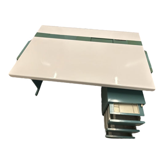 Grosser, hochwertiger Schreibtisch mit Schubladen Art.-Nr. 477