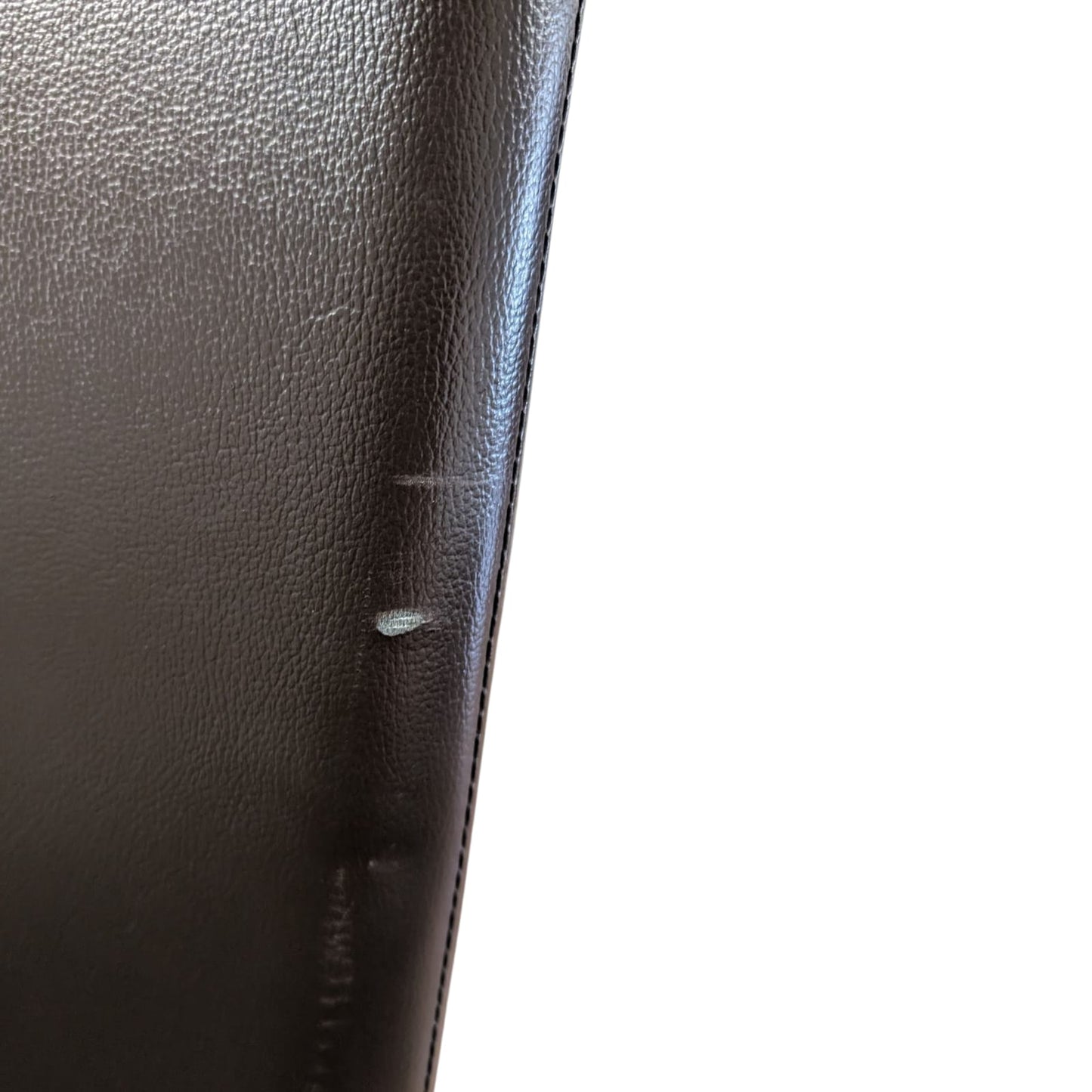 8 Stühle in Braun mit Kunstleder-Optik. Art.-Nr. 423