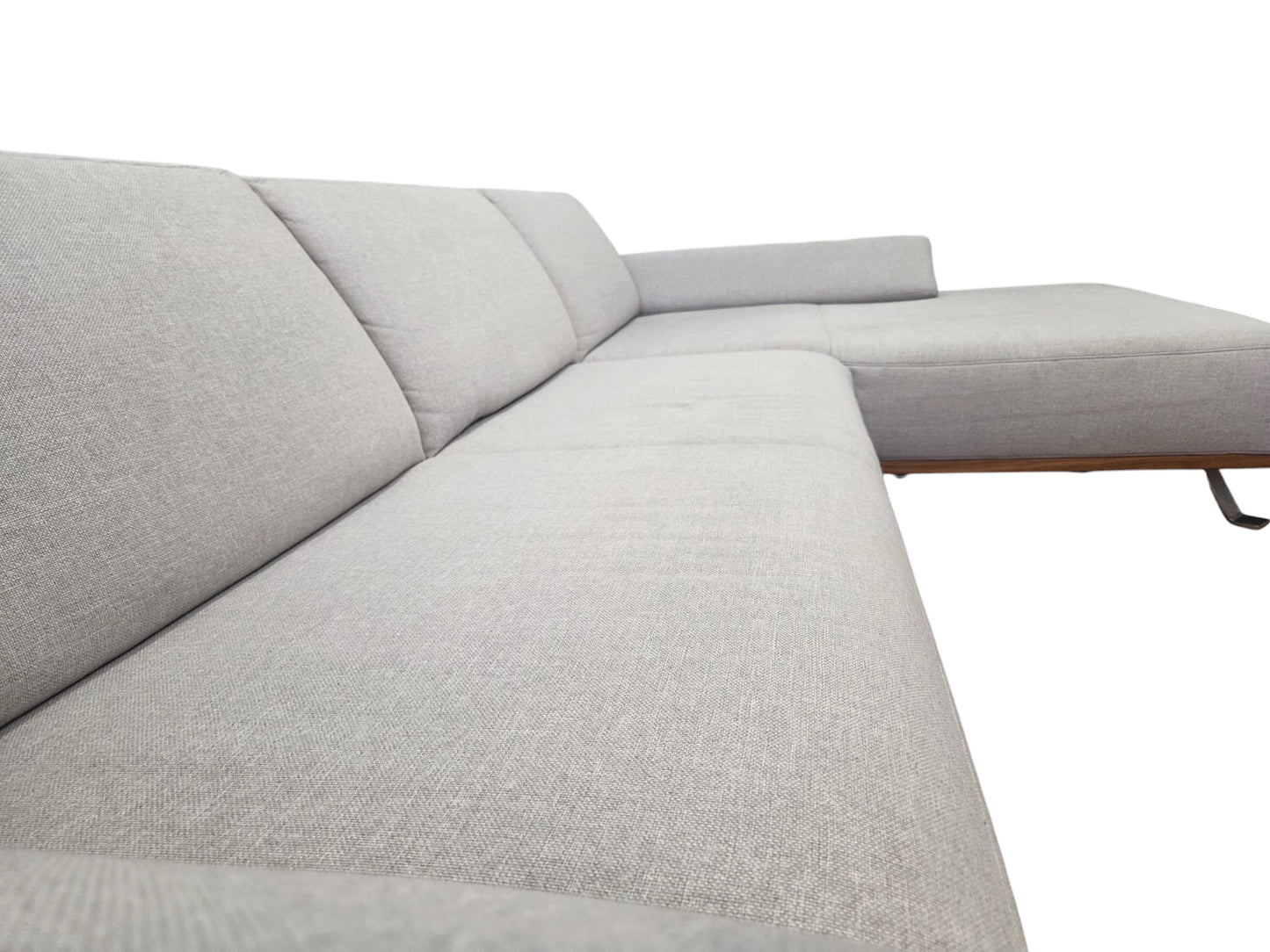 Ecksofa mit Holzdetails von Pfister Art.-Nr. 040