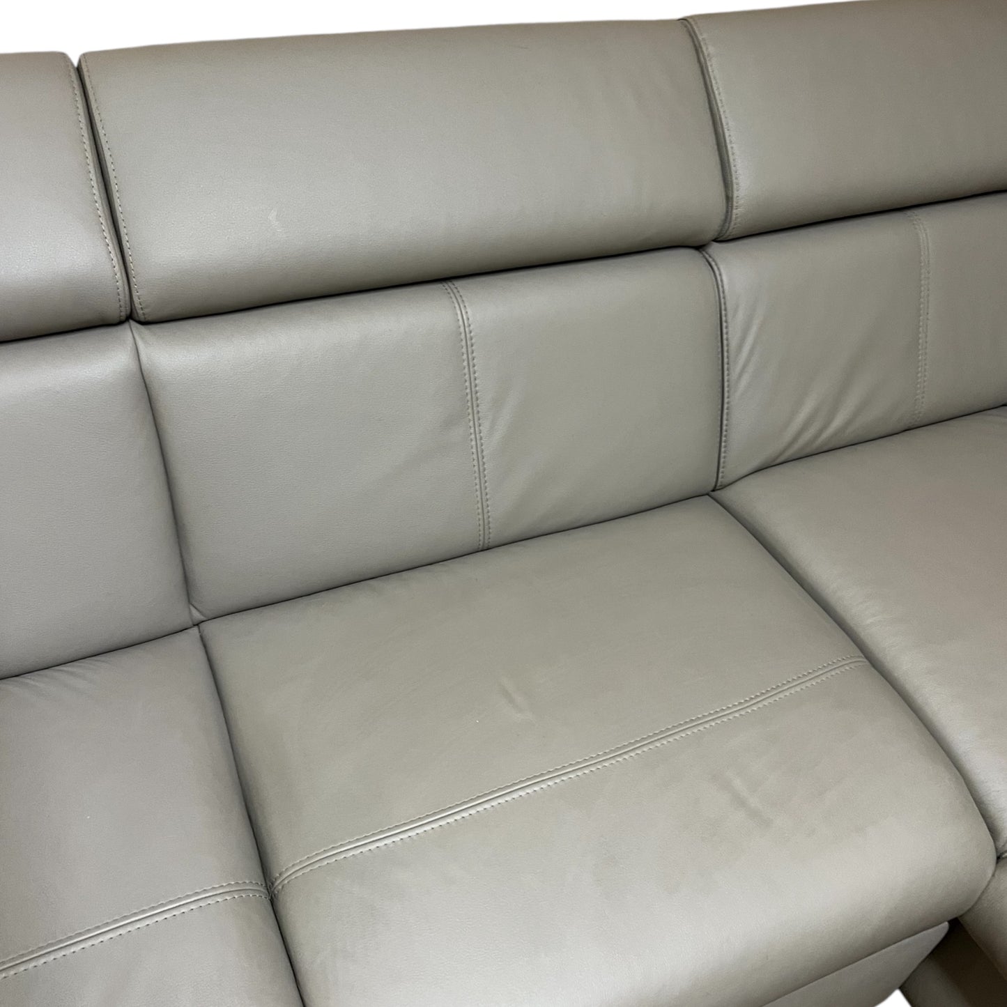 Beiges Echtleder-Ecksofa mit Bettfunktion Art.-Nr 542