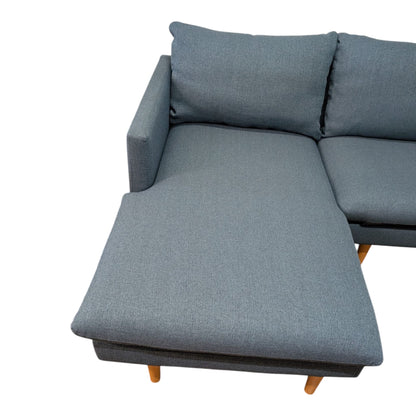 Ecksofa in Petrol mit Holzbeinen Art.-Nr. 448