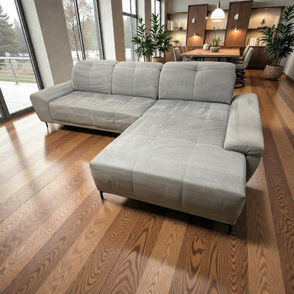 Graues, elektrisch ausziehbares Ecksofa Art.-Nr. 594
