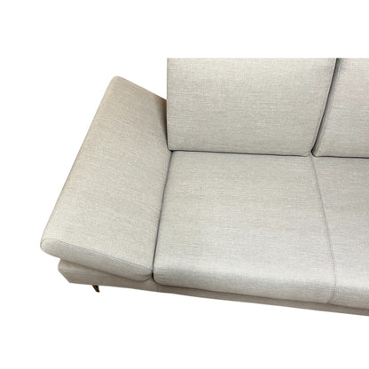 Graues Ecksofa mit verstellbaren Armlehnen. Art.-Nr. 549