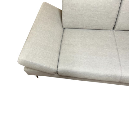 Graues Ecksofa mit verstellbaren Armlehnen. Art.-Nr. 549