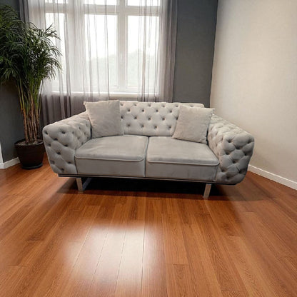 Sofa in Beige (Chesterfield-Design) aus Samt Art.-Nr. 446