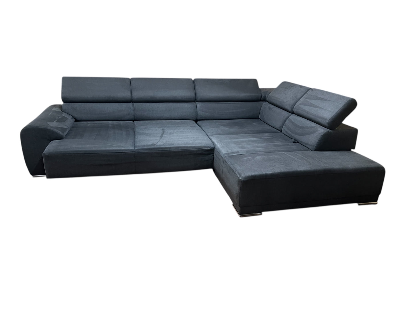 Grosses Ecksofa mit elektrisch verstellbarer Sitzfläche. Art.-Nr. 576