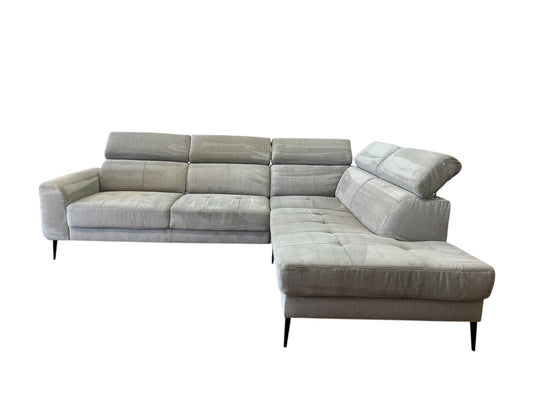 Ecksofa mit verstellbarer Kopfstütze & Stauraum Art.-Nr. 590