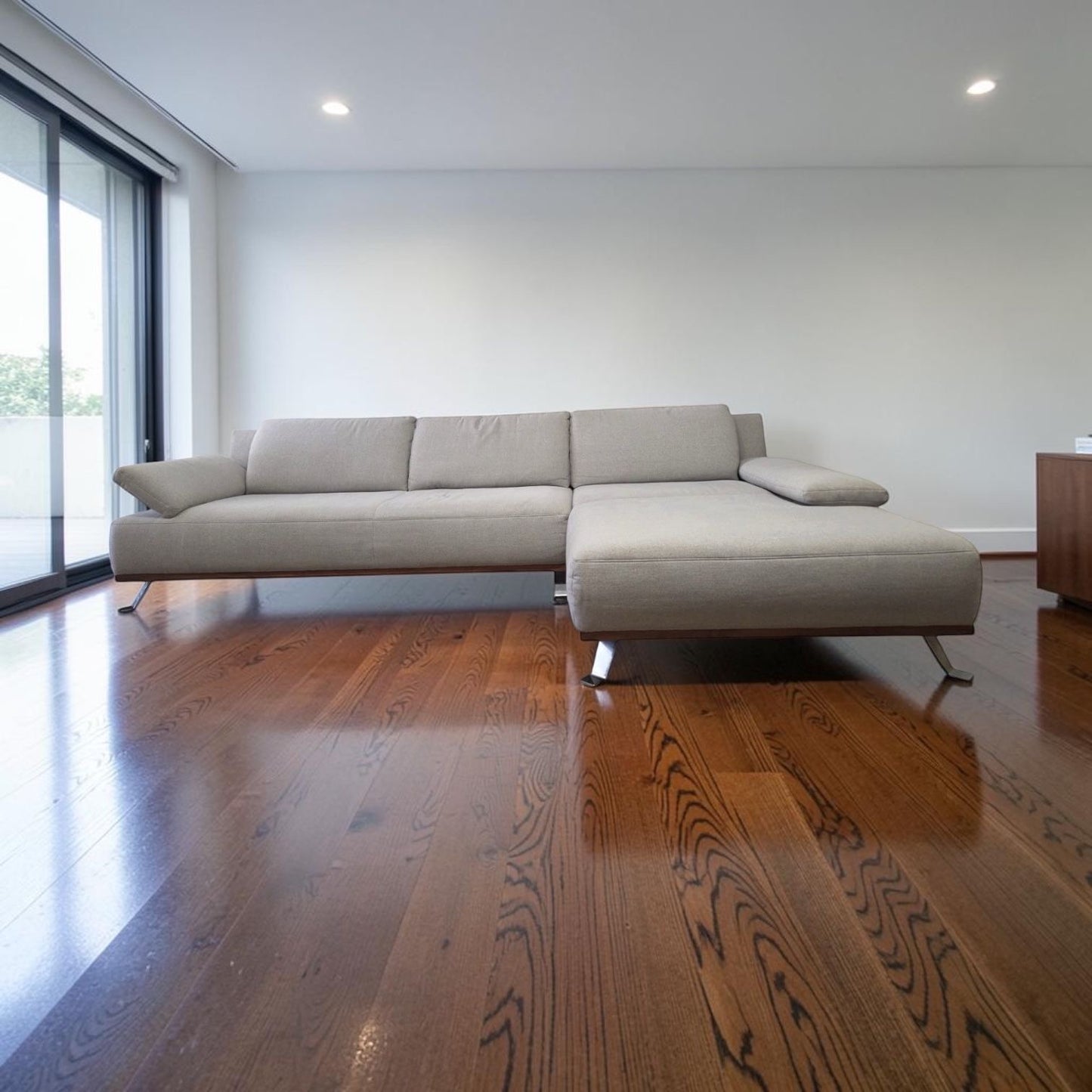 Ecksofa mit Holzdetails von Pfister Art.-Nr. 040