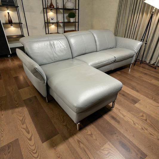 Hochwertiges Ecksofa aus echtem Leder von Van Bloom. Art.-Nr. 530