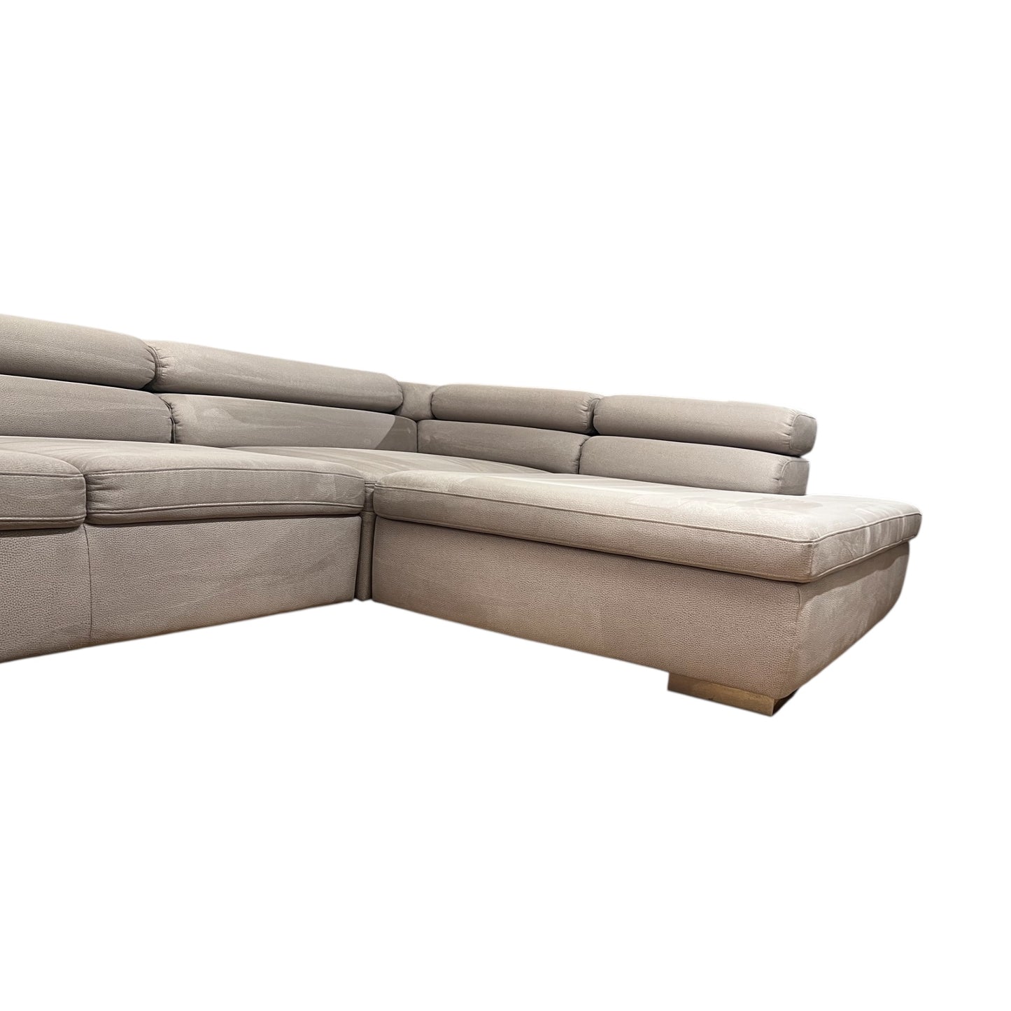 Hochwertiges beiges Ecksofa aus Alcantara von Pfister. Art.-Nr. 529