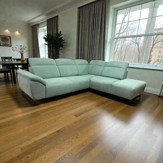 Hochwertiges Ecksofa in Türkis mit schwarzen Beinen Art.-Nr. 531