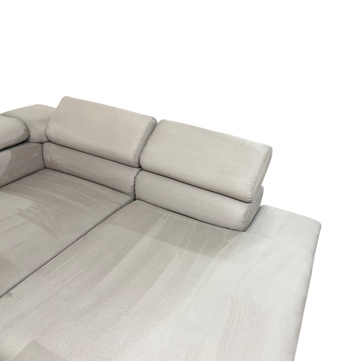 Hochwertiges beiges Ecksofa aus Alcantara von Pfister. Art.-Nr. 529