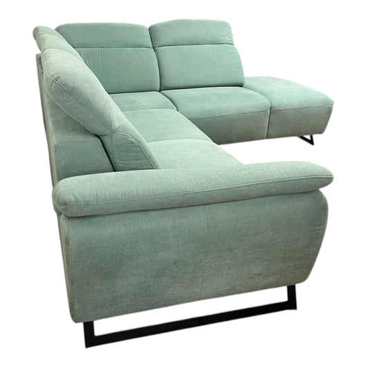 Hochwertiges Ecksofa in Türkis mit schwarzen Beinen Art.-Nr. 531