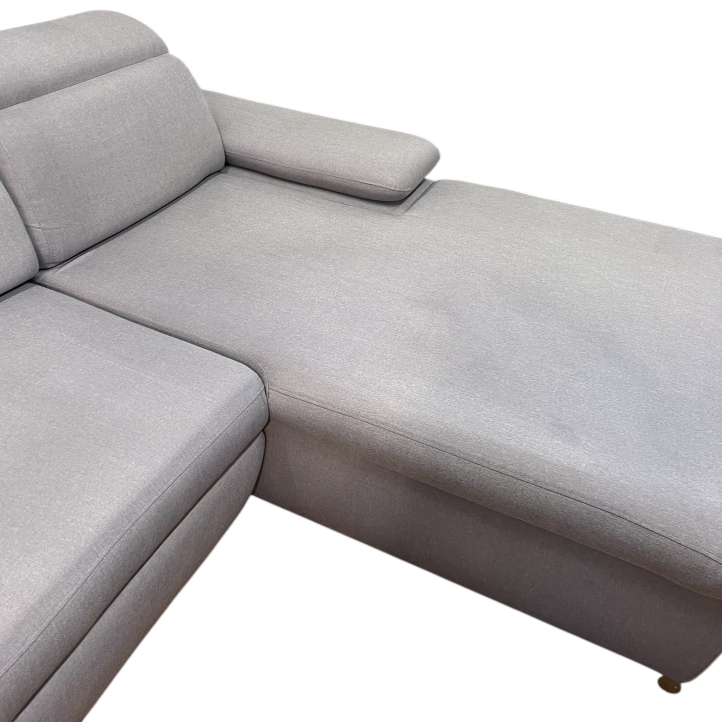 Das Sofa verfügt über Stauraum und eine Bettfunktion Art.-Nr. 527