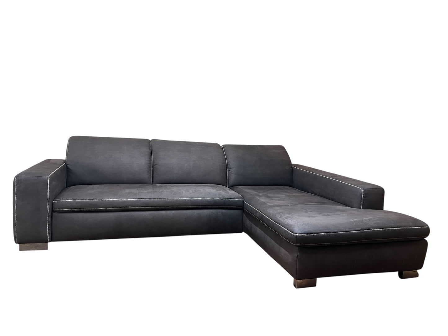 Hochwertiges Ecksofa aus Alcantara mit verstellbaren Kopfstützen Art.-Nr. 586