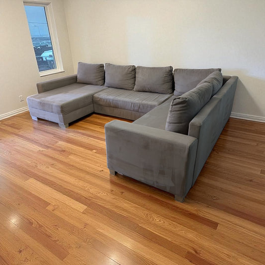 Beiges U-förmiges Sofa mit Bettfunktion und Stauraum. Art.-Nr. 371