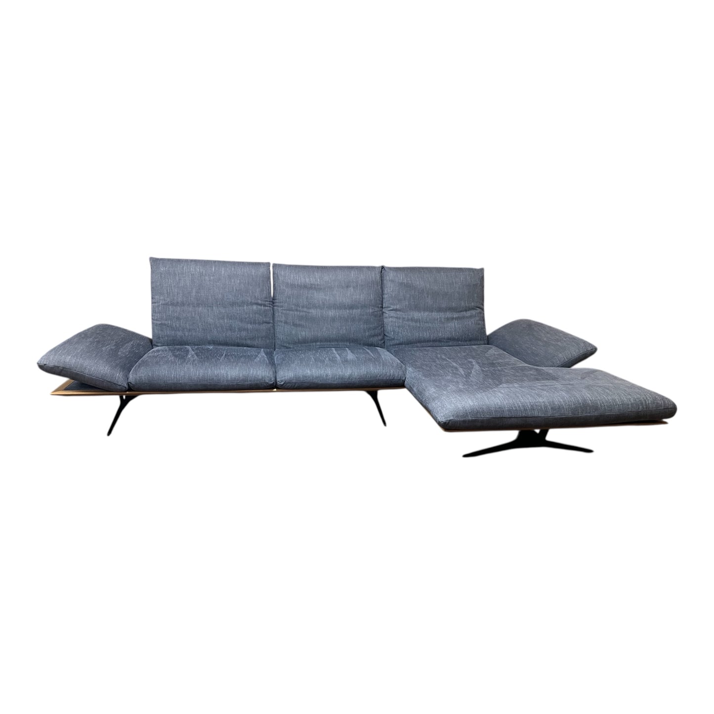 Designer-Ecksofa von Dieter Knoll mit passendem Hocker Art.-Nr. 535