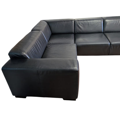 Schwarzes Ecksofa aus echtem Leder von E. Schilling. Art.-Nr. 418