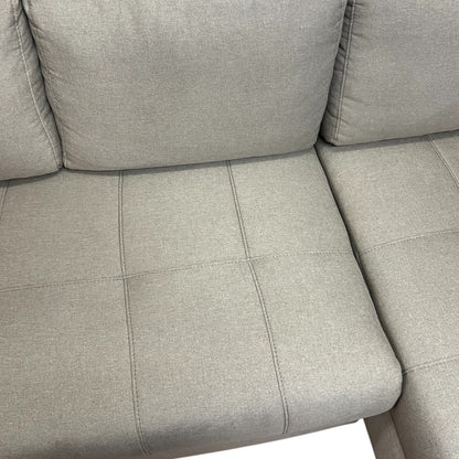 Das Sofa verfügt über Stauraum und eine Bettfunktion Art.-Nr. 522