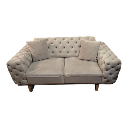 Sofa in Beige (Chesterfield-Design) aus Samt Art.-Nr. 446