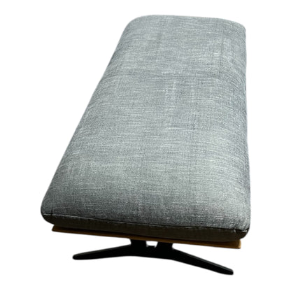 Designer-Ecksofa von Dieter Knoll mit passendem Hocker Art.-Nr. 535