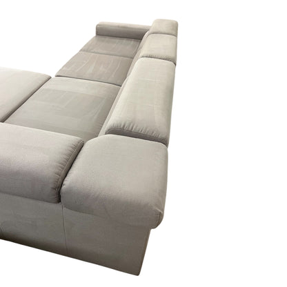 Hochwertiges beiges Ecksofa aus Alcantara von Pfister. Art.-Nr. 529