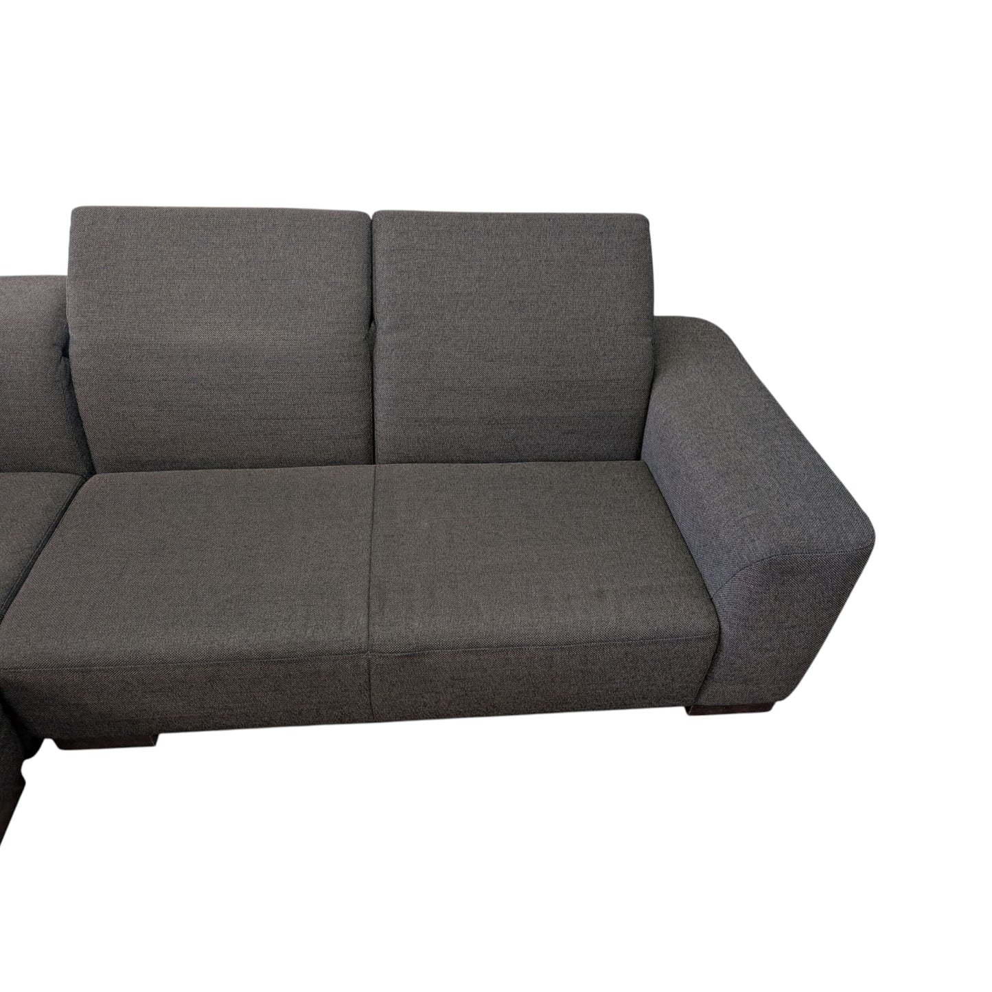 Hochwertiges Ecksofa in Dunkelbraun mit Holzbeinen. Art.-Nr. 391