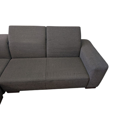 Hochwertiges Ecksofa in Dunkelbraun mit Holzbeinen. Art.-Nr. 391