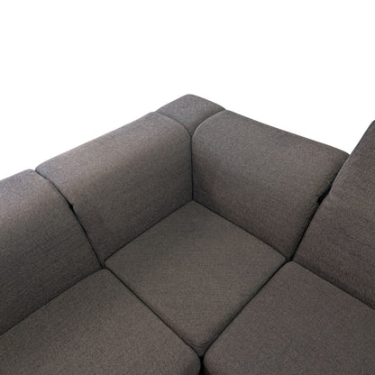 Hochwertiges Ecksofa in Dunkelbraun mit Holzbeinen. Art.-Nr. 391