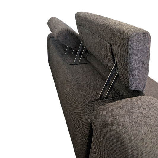 Hochwertiges Ecksofa in Dunkelbraun mit Holzbeinen. Art.-Nr. 391