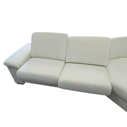 Weisses Ecksofa mit Holzbeinen Art.-Nr. 366