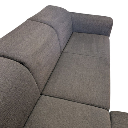 Hochwertiges Ecksofa in Dunkelbraun mit Holzbeinen. Art.-Nr. 391