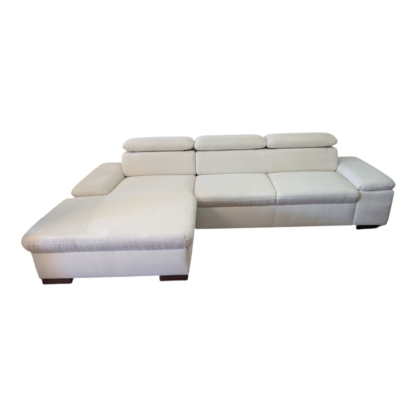 Ecksofa in Beige mit verstellbaren Kopfstützen Art.-Nr. 393