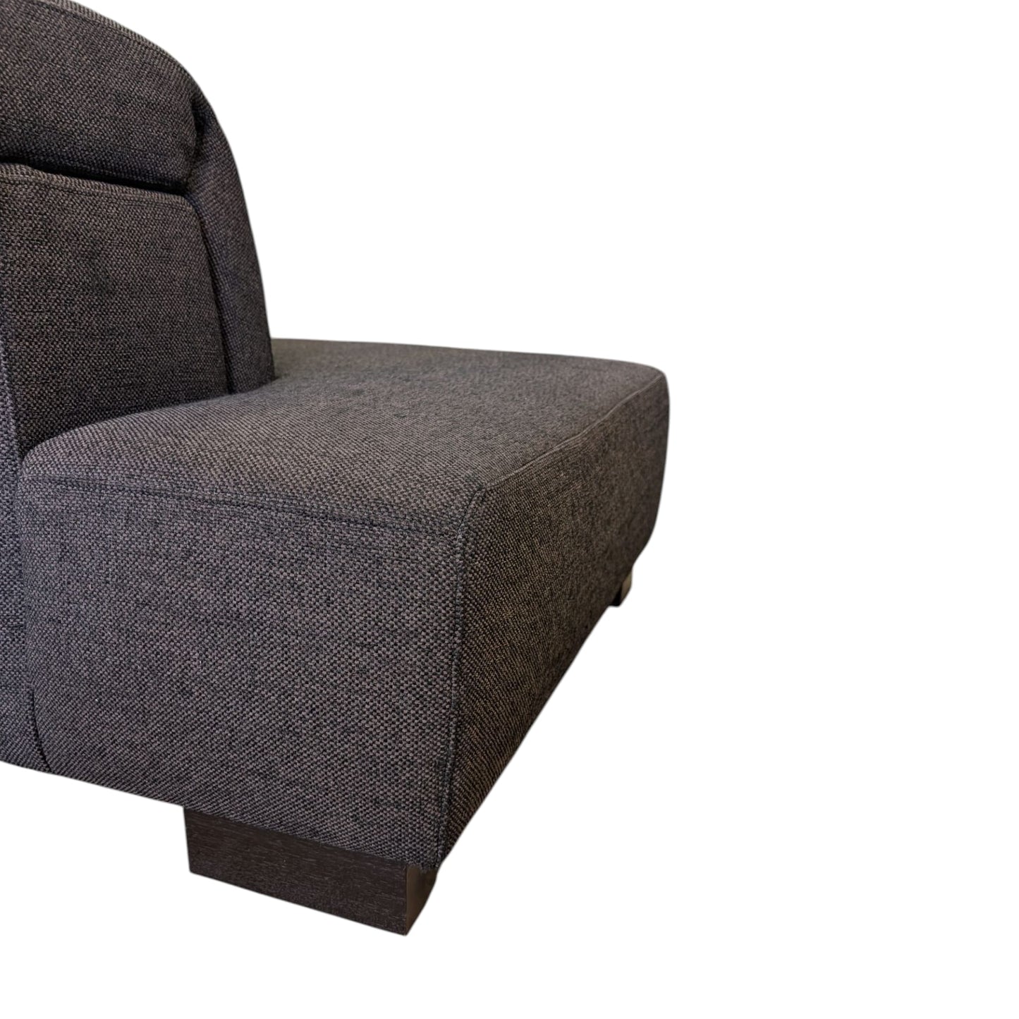 Hochwertiges Ecksofa in Dunkelbraun mit Holzbeinen. Art.-Nr. 391